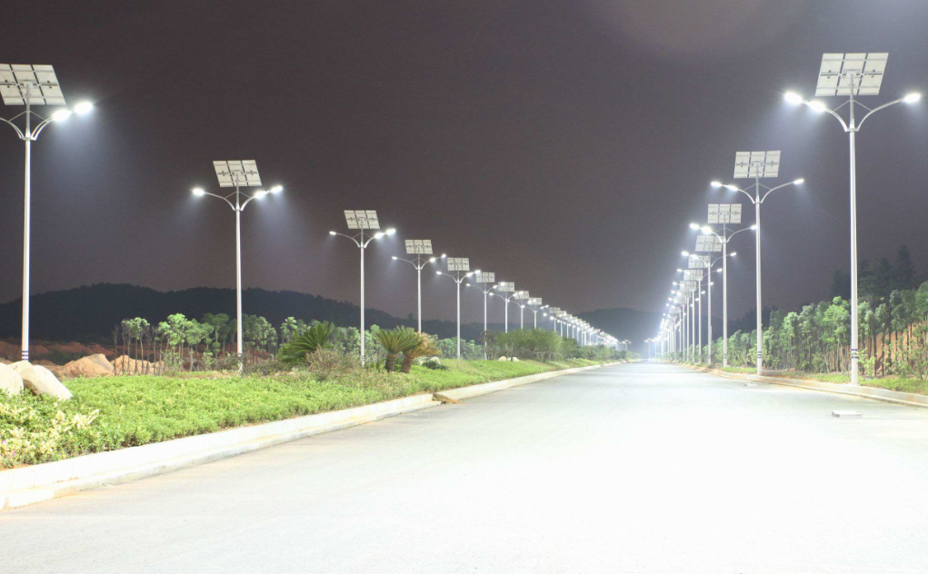 道路太陽(yáng)能路燈你知道怎么選擇瓦數(shù)嗎？